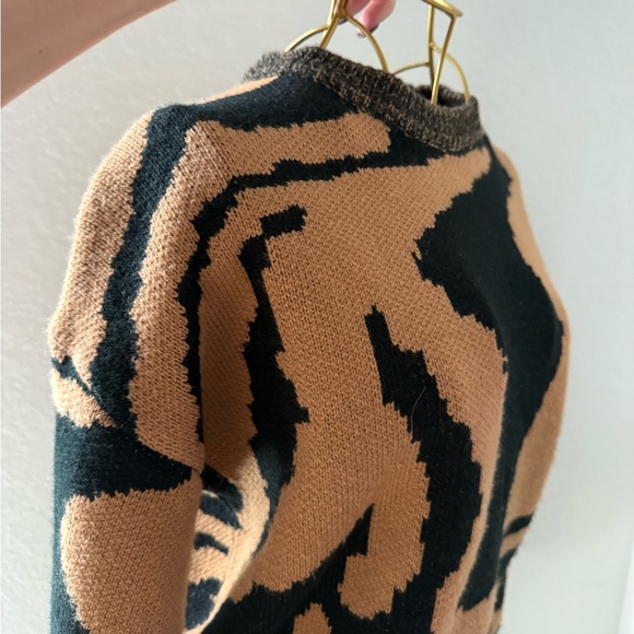 Black Tan Sweater cropped cowl neck pullover sweater top long sleeve tiger - Picture 9 of 9